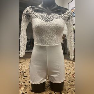 Women’s Lace L/S Jumpsuit Shorts Size Medium White